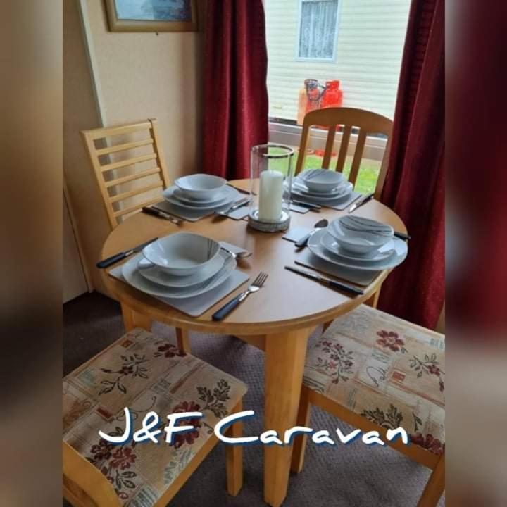 6 Berth Caravan The Grange Ingoldmells Holiday home Skegness